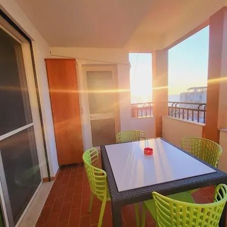 Apartment Sea View 65 *